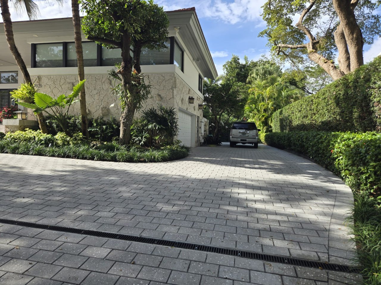 Concrete paver driveway with drainage in Palm Beach Gardens