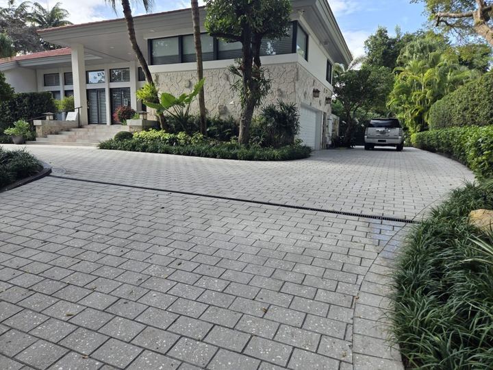Paver driveway with improved drainage in Palm Beach Gardens