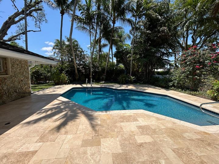 Travertine pool deck detail in Hollywood