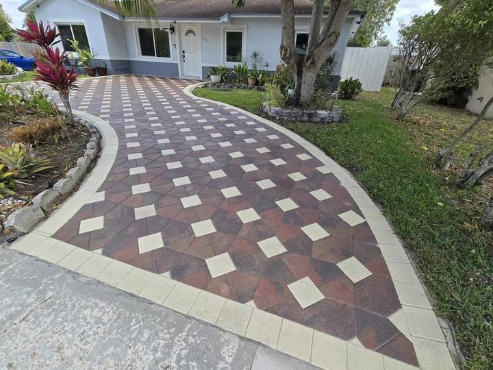 Curved paver driveway in North Lauderdale