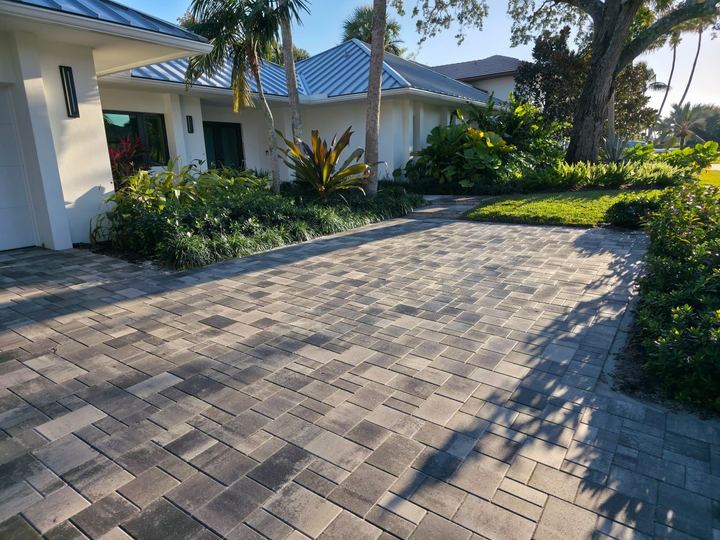 Cleaned and sealed paver driveway in Palm Beach